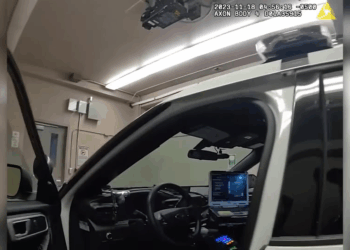 Entitled Pair Spark Chaos Outside Police V0909 007