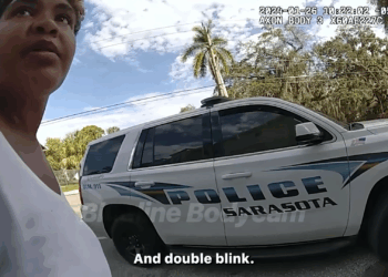 Naked Woman Goes Berserk On Cops V2808 048