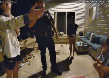 High School Graduation Party Ends in V0909 018