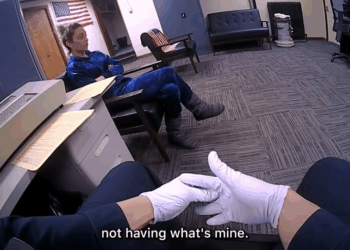 She Messed Around Found Out (1) V2209 027