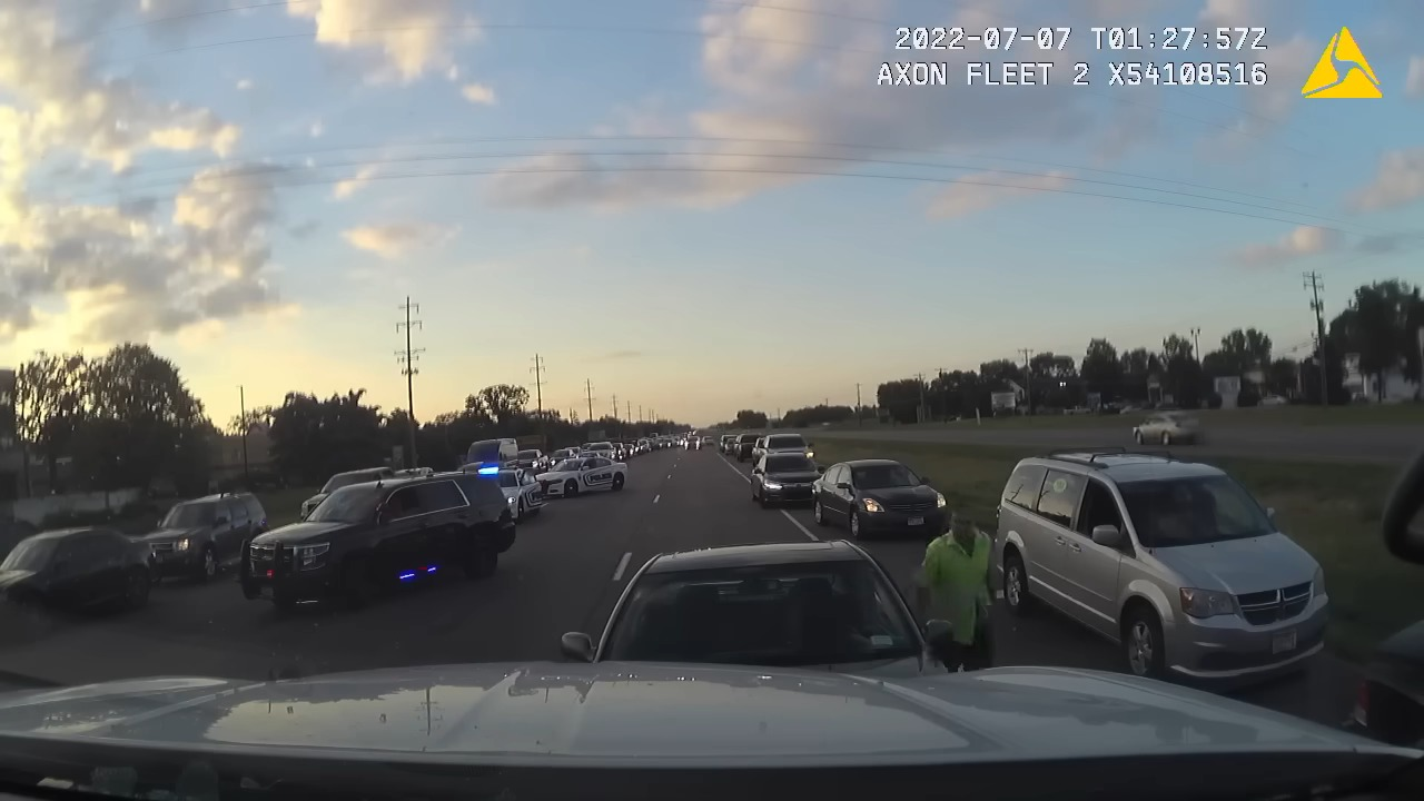 Police car loses control Responding FAST to emergency backup V0409 044