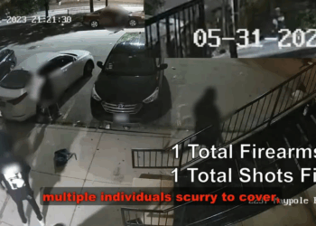 Chicago Officer Discovers He Outgunned in V0409 004