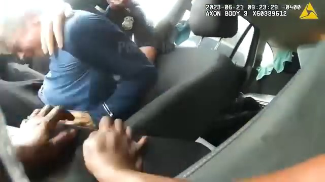 Most Entitled Shoplifting Woman Ever #DUIarrest #bodycamera #bodycampolice #policechase #cops #usareels V2808 035 Part 2