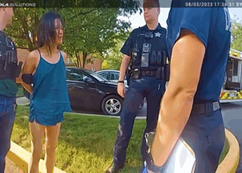 Young Woman Goes Completely Nuts During Arrest V0909 014