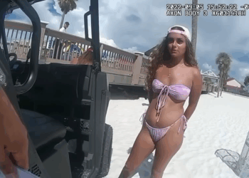 Girls Beach Trip Turns Into Trip to Jail V1110 020