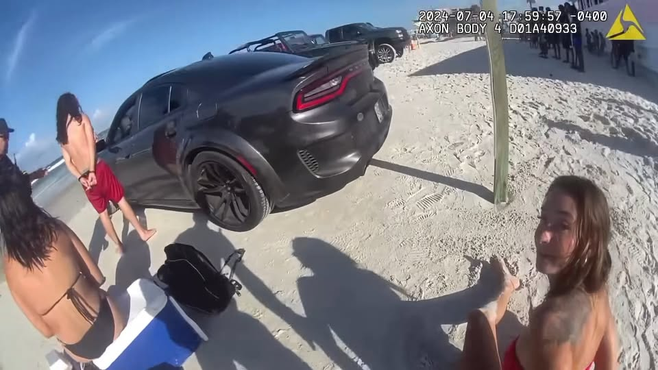 Girl Shows How NOT to Interact Police V1110 037