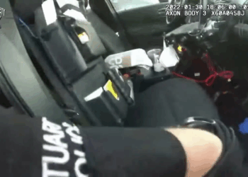 Crazy Karen Has To Be Sedated After Completely Losing Her Mind V1709 035 Part 2