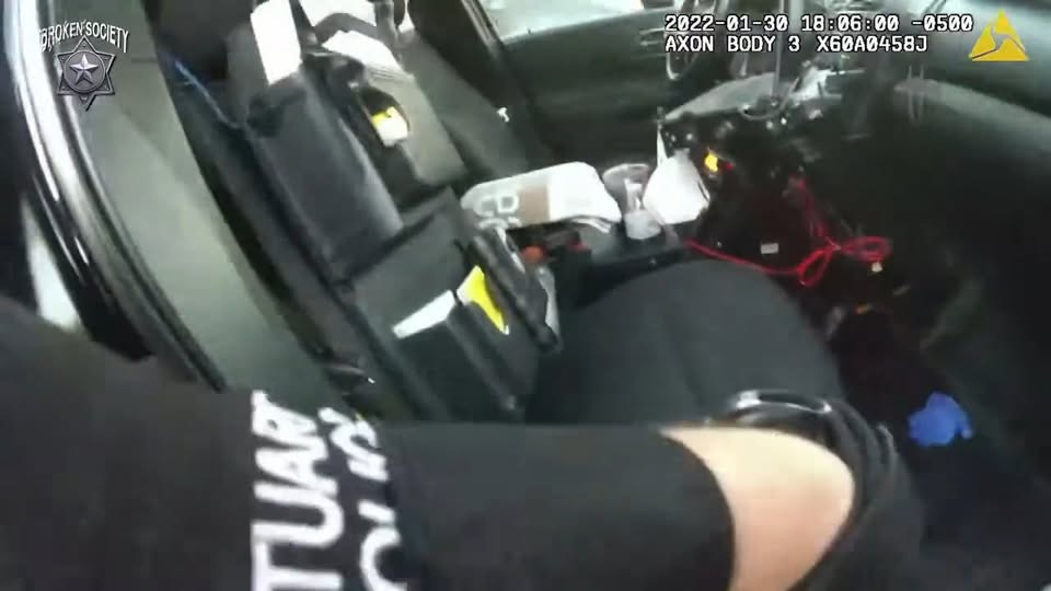 Crazy Karen Has To Be Sedated After Completely Losing Her Mind V1709 035 Part 2