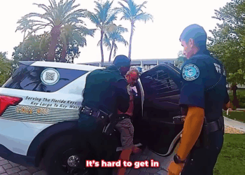 Rich Tourist Thinks He Owns Resort V2010 047