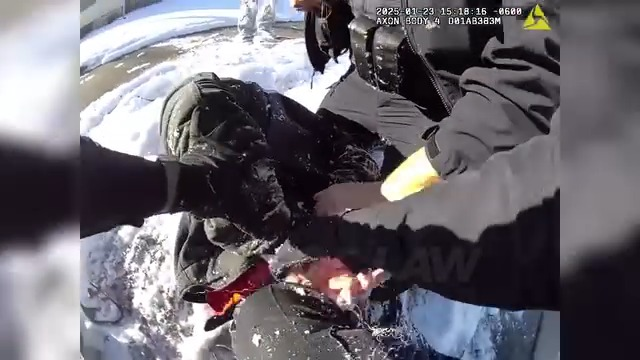 Hero Bystander Jumps In as Deranged Man Attacks Female Officer V3009 040 Part 2