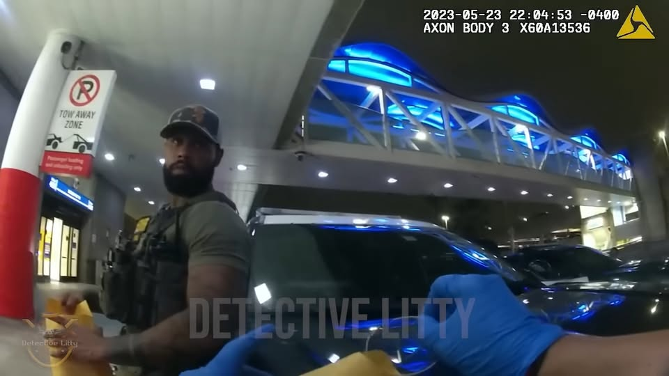 What Happens When You Try To Fight Flight Attendant On Spirit V1110 044