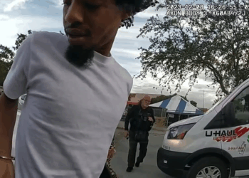 Shoplifters Caught Loading Up Haul of Stolen Goods V1311 027 SUV