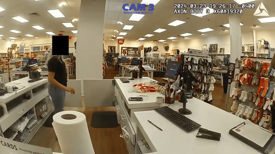 Shoplifters 100k Mercedes Steal Thousands in V1311 068  SUV