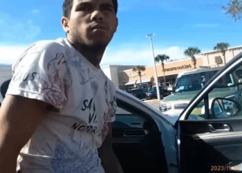 Cops Make Most Horrifying Discovery Of Their Lives V2111 010 Farmhouse