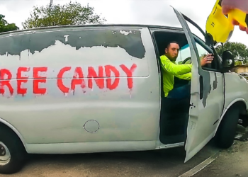 Child Kidnapper Gets Caught Trying To Bait Children