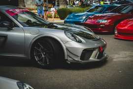 Drunk Woman Attacks Police and Instantly Regrets It - Image 4