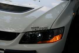 Crook Robs Entire Restaurant After American Express Card Declines During Tinder Date - Image 2