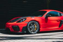 Rich Karen Has Extreme Meltdown with Cops After Calling 911 Five Times - Image 2