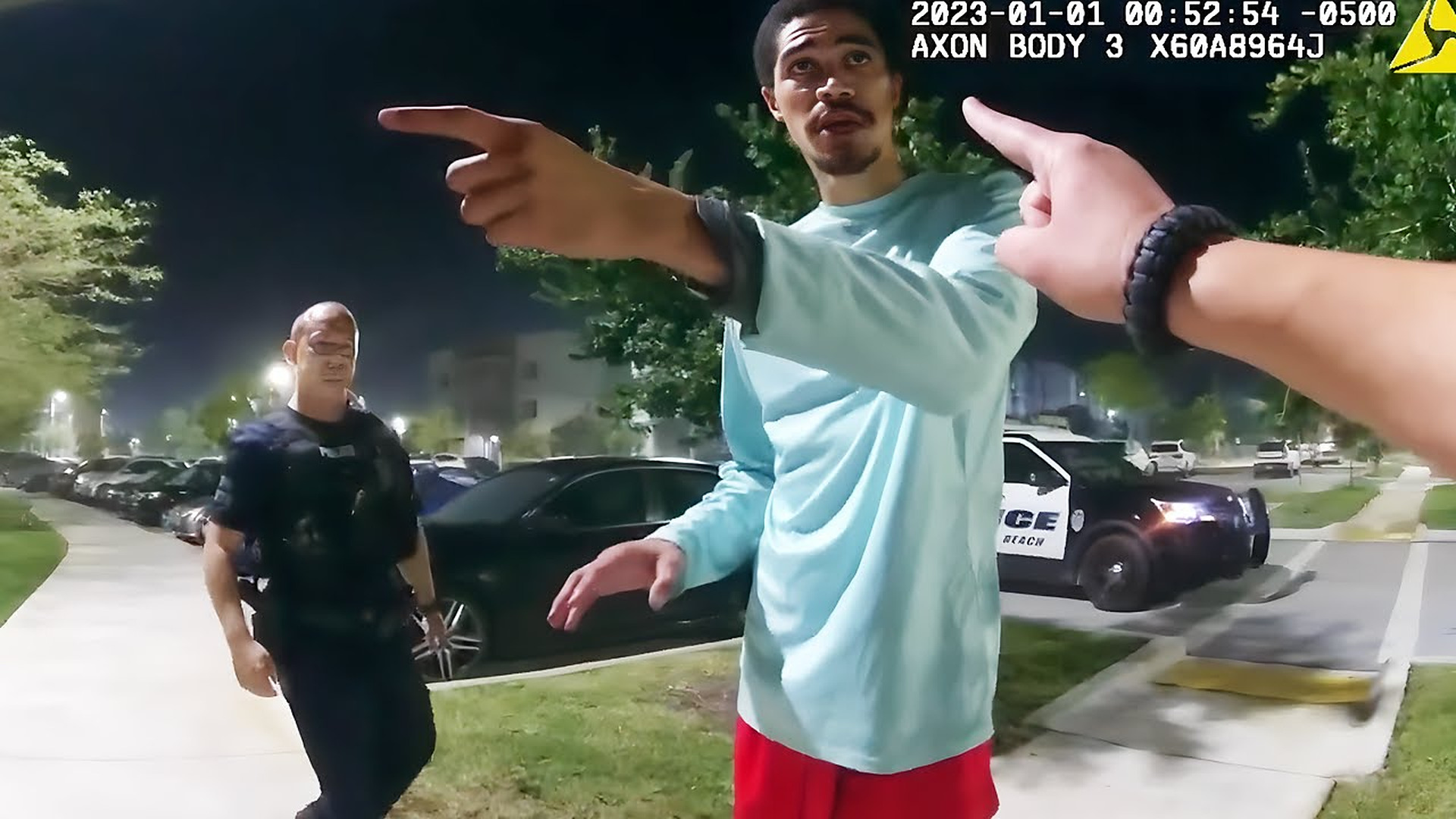 Narcissist Caught Cheating on Girlfriend Does the Unthinkable in Front of Entire Neighborhood - Image 1