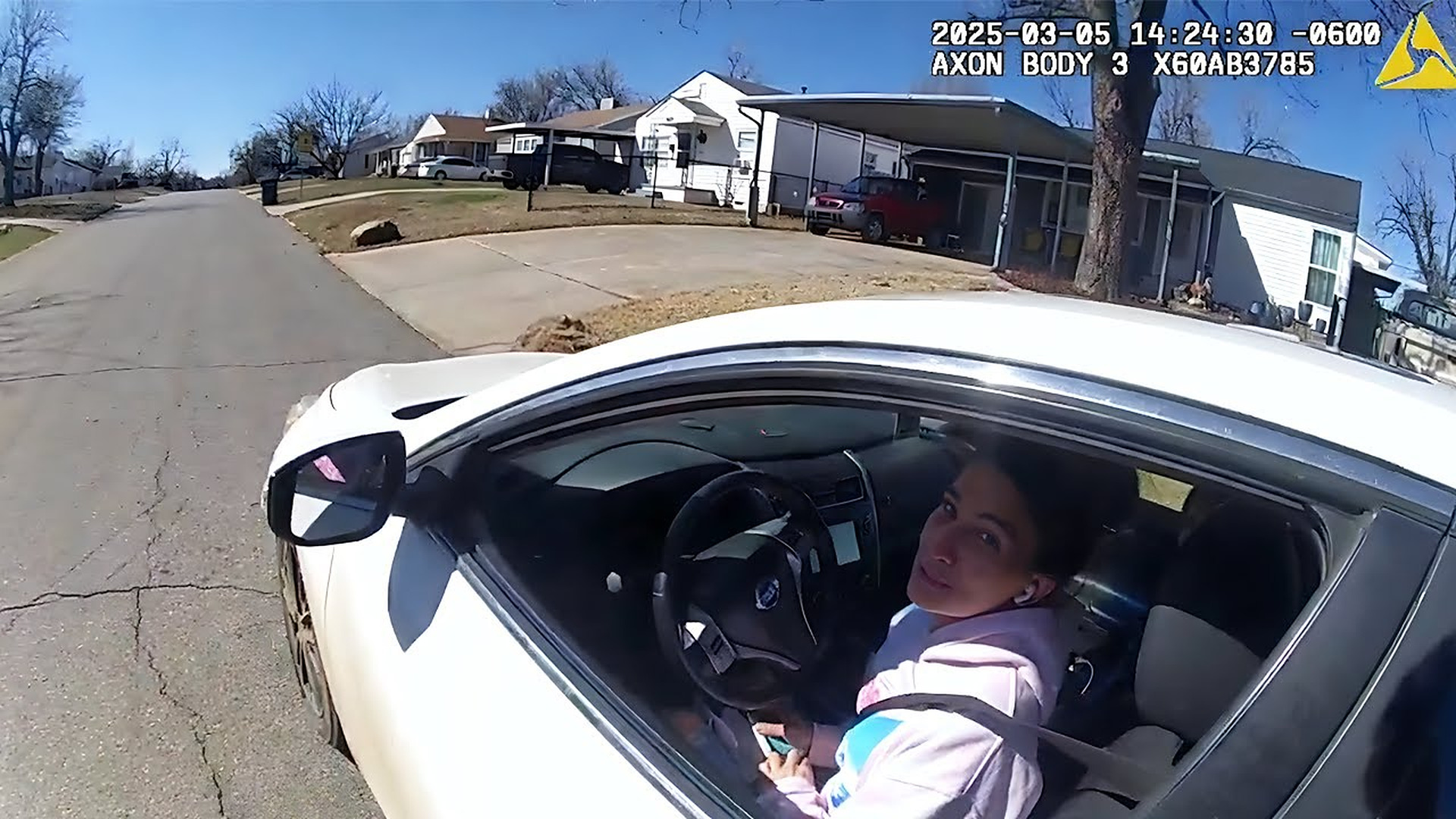 Mother Pulled Over While Drunk Driving With Her Daughter in the Car - Image 1